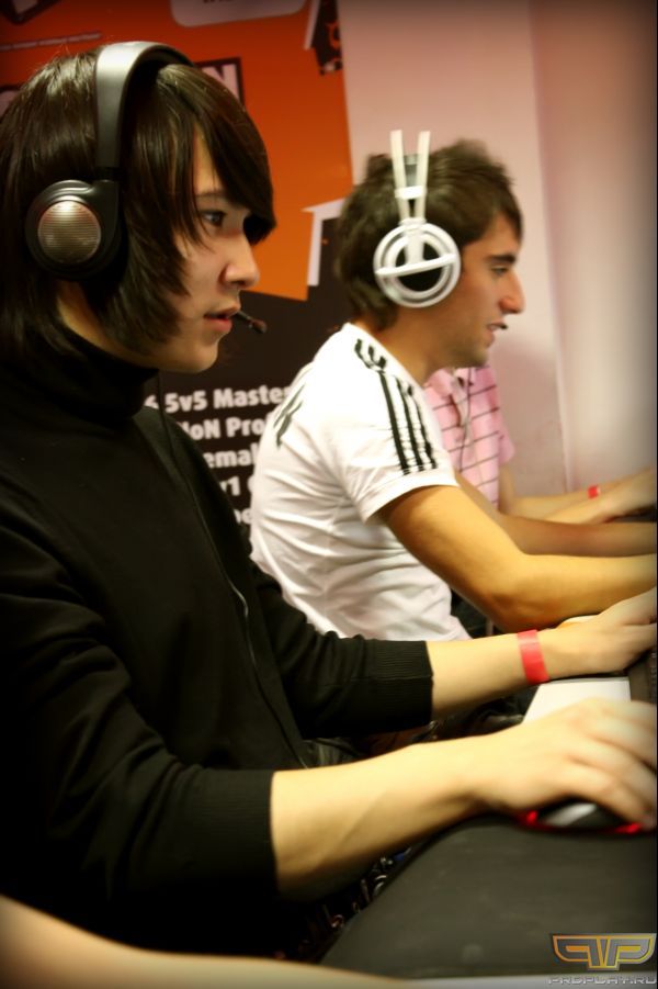 Играют 