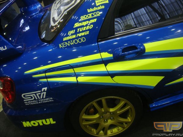 Всё та же Subaru WRX вид сбоку